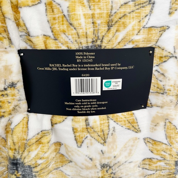 NEW RACHEL Rachel Roy Sunflower Plush Blanket - Picture 6 of 7